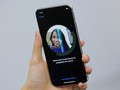 Face ID của Apple không dễ dàng bị đánh bại bởi đầu giả 3D như điện thoại Android. ẢNH: AFP