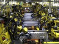Nhiều công ty trong các ngành công nghiệp ở Bắc Mỹ đang đẩy mạnh triển khai lao động robot. Ảnh: US News.