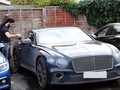 Mohamed Salah với chiếc Bentley Continental GT  mới
