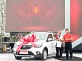 Những chiếc VinFast Fadil đầu tiên được giao đến tay khách hàng.