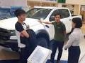 Lượng khách tìm đến showroom vẫn có nhưng chủ yếu là đi tham khảo thông tin và giá xe.