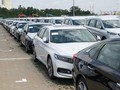 Lô hàng Honda Accord (phải) cập cảng Hiệp Phước, TP HCM, tháng 9/2019. Ảnh: Lâm Hải Quang