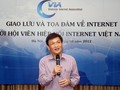 Ông Vũ Hoàng Liên tại một sự kiện về Internet năm 2012. Ảnh: NVCC