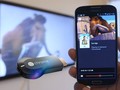 Thiết bị Chromecast cho phép bạn phát trực tiếp nội dung từ điện thoại lên tivi (ảnh: YouTube)