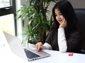 Trên thị trường có khá nhiều mẫu laptop có cấu hình mạnh mẽ nhưng mỏng, nhẹ phù hợp với công việc văn phòng