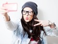 Selfie là sở thích của những người trẻ tuổi, hay dùng mạng xã hội