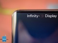 Màn hình đục lỗ là xu hướng của smartphone từ năm 2019? (ảnh minh họa: Phone Arena)