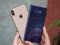 iPhone XS Max và Galaxy Note 9 (ảnh: Phone Arena)
