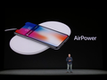 Ông Tim Cook giới thiệu sạc không dây AirPower tại sự kiện ra mắt iPhone X (ảnh: Business Insider)