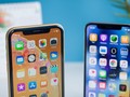 iPhone X và XS nổi tiếng với phần mấu đen khá lớn ở phía trên màn hình (ảnh: Phone Arena)
