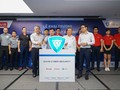 Thứ trưởng Bộ TT&TT Nguyễn Thành Hưng, Chủ tịch Hội Truyền thông số VN Nguyễn Minh Hồng và ban lãnh đạo SAVIS bấm nút khai trương Trung tâm SAVIS Cyber Security