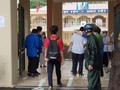 Các thí sinh tiếp tục thi môn Toán và Lịch sử của kỳ thi tuyển sinh vào lớp 10 công lập năm học 2021-2022 TP Hà Nội.