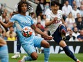 Cú cứalòng của Son Heung-min ghi bàn vào lưới Manchester City (ảnh: AFP)