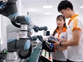 Giới trẻ có nhiều thuận lợi và thách thức trong thời kỳ chuyển đổi số (ảnh Tạp chí cộng sản)