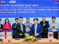 Ông Trần Quốc Thắng – Phó TGĐ KHCN Vietsovpetro, đại diện Liên doanh Việt - Nga Vietsovpetro và Ông Trần Huy Bảo Giang – Tổng giám đốc FPT Digital, đại diện liên danh Nhà thầu FPT - Petro South cùng ký tên lê
