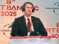 Ông Richard Holland