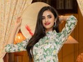 Hoa hậu Hoàn vũ Ấn Độ - Rhea Singha checkin cầu Rồng (Đà Nẵng)