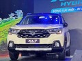 Suzuki XL7 Hybrid ra mắt: Thêm công nghệ, giá không đổi