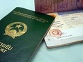 Hơn 4.000 người thôi hộ chiếu quốc tịch Việt Nam hầu hết là cô dâu lấy chồng nước ngoài.