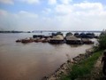 Cảng sẽ đặt tại bờ tả sông Hồng, huyện Đông Anh, cách cầu Nhật Tân 300m về phía thượng lưu - (Nguồn Internet)