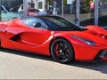 Chiếc Ferrari LaFerrari màu đỏ đã qua sử dụng được bán với giá lên đến 10 triệu Euro, tương đương 11 triệu USD.