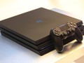 PS4 mới (Slim) và PS4 Pro được bán tại Việt Nam với giá từ 8,99 triệu.