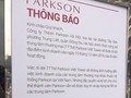 Thông báo của Parkson Việt Nam trước trung tâm thương mại Parkson Viet Tower