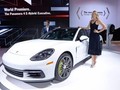 "Búp bê Nga" Maria Sharapova bên cạnh chiếc sedan hạng sang Porsche Panamera Executive