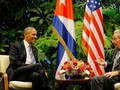 Chủ tịch Cuba Raul Castro (phải) và Tổng thống Mỹ Barack Obama hội đàm tại Havana ngày 21/3 - Ảnh: Reuters.