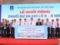 Thủ tướng Nguyễn Tấn Dũng cùng lãnh đạo các bộ ngành và chủ đầu tư ấn nút khởi động dự án.