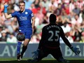 Cú đúp bàn thắng của tiền đạo Jamie Vardy đã giúp cho Leicester nhẹ nhàng đánh bại Sunderland với tỷ số 2-0 ở vòng 33 Ngoại hạng Anh.