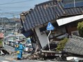 Lực lượng cứu hộ đang có mặt ở khu vực Mashiki, tỉnh Kumamoto để tìm kiếm nạn nhân còn sống sót sau hai trận động đất liên tiếp - Ảnh:AFP