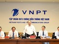 Thủ tướng Nguyễn Xuân Phúc tới thăm và làm việc với lãnh đạo, cán bộ công nhân viên Tập đoàn Bưu chính Viễn thông Việt Nam (VNPT).