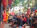 "Khờ dại" đi mua vàng nếu nhìn dưới góc độ tín ngưỡng thì bình thường