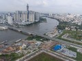 Trước nay, doanh nghiệp địa ốc thường được nhìn với con mắt không mấy thiện cảm, mặc định họ chỉ biết làm giàu nhờ chênh lệch địa tô. Song phải công bằng rằng khối doanh nghiệp bất động sản đã và đang đóng góp quan trọng vào quá trình phát triển của đất n