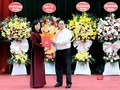 Thủ tướng Phạm Minh Chính trao Quyết định quyền Bộ trưởng Bộ Y tế cho bà Đào Hồng Lan.