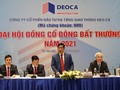 Ông Hồ Minh Hoàng (giữa) – Chủ tịch HĐQT HHV trả lời các câu hỏi của cổ đông tại EGM 2021 (Ảnh: HHV)