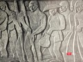 Bức phù điêu giá trị cần được "giải cứu" - Ảnh chụp gần bức phù điêu (lưu trữ IHNA)