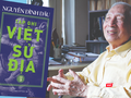 Nhà nghiên cứu, học giả Nguyễn Đình Đầu giới thiệu sách đúng dịp tròn 100 tuổi (Ảnh: NXB Trẻ cung cấp) 