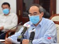 Bí thư Thành ủy Nguyễn Thiện Nhân nhấn mạnh yêu cầu các doanh nghiệp có nguy cơ rủi ro với COVID-19 buộc phải tạm dừng hoạt động (Ảnh: TTBC)
