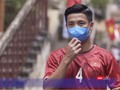 Trung vệ Bùi Tiến Dũng thực hiện 9 bước phòng chống COVID-19 (Ảnh chụp màn hình video)