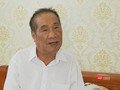Nhà giáo ưu tú Nguyễn Ngọc Ký ở tuổi trên bẩy mươi vẫn miệt mài viết văn hàng ngày (Ảnh: MCV)