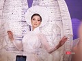 Hoa hậu Khánh Vân trình diễn bộ trang phục dân tộc Kén Em sẽ theo cô sang Mỹ tham dự Hoa hậu Hoàn Vũ thế giới