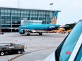 Hành khách đi và đến TP.HCM phải khai báo bằng mã QR và có xét nghiệm âm tính - Ảnh: Hoà Bình