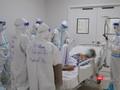 Điều trị bệnh nhân nặng và nguy kịch tại Bệnh viện Hồi sức Covid-19 tại TP. Thủ Đức (Ảnh- Bệnh viện cung cấp)