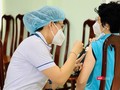 Tiêm vaccine COVID_19 mũi 3 cho người suy giảm miễn dịch và đối tượng có nguy cơ tại TP.HCM. Ảnh: HCDC