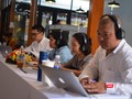 Ban Giám khảo phỏng vấn các đơn vị lữ hành và chấm điểm dự án tại cuộc thi. Ảnh: Hòa Bình