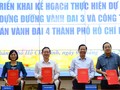 Lãnh đạo 4 địa phương quyết tâm thực hiện dự án đường Vành đai 3 TP.HCM qua việc ký kết phối hợp. Ảnh: Thiệp Hợp