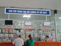 Bệnh nhân tới đăng ký khám, chữa bệnh bảo hiểm y tế tại Bệnh viện đa khoa Thành phố Vinh (Nghệ An).