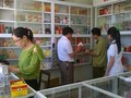 Đại diện cơ quan quản lý đi kiểm tra các nhà thuốc (Ảnh minh họa)